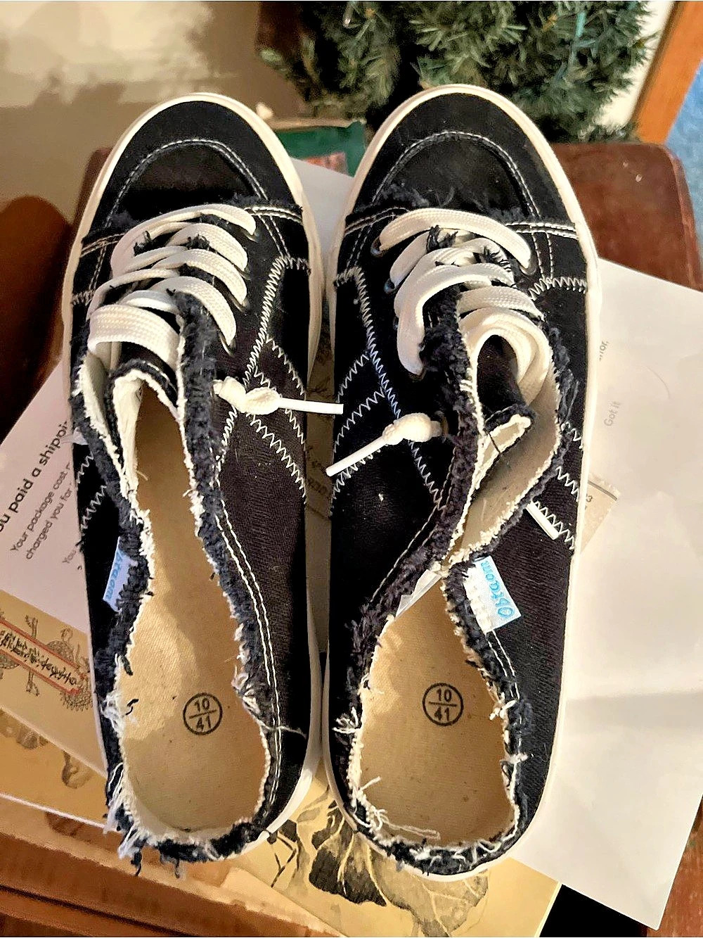 Okabashi Women’s US 10 Black & White Sneakers